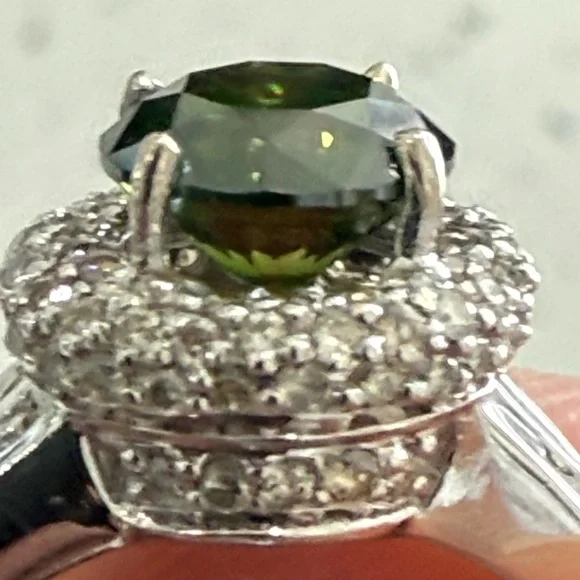 Rare $16,900 Green Diamond Ring. 3.15 Carats set in 14k white gold. - Picture 12 of 17